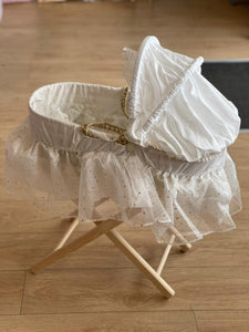 WHITE SPARKLE MOSES BASKET (STAND INCLUDED)